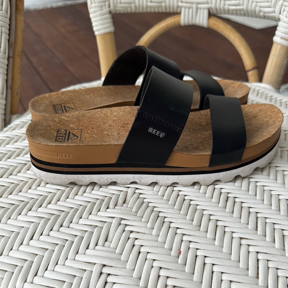 Reef Women's Black and Tan Slide Sandals